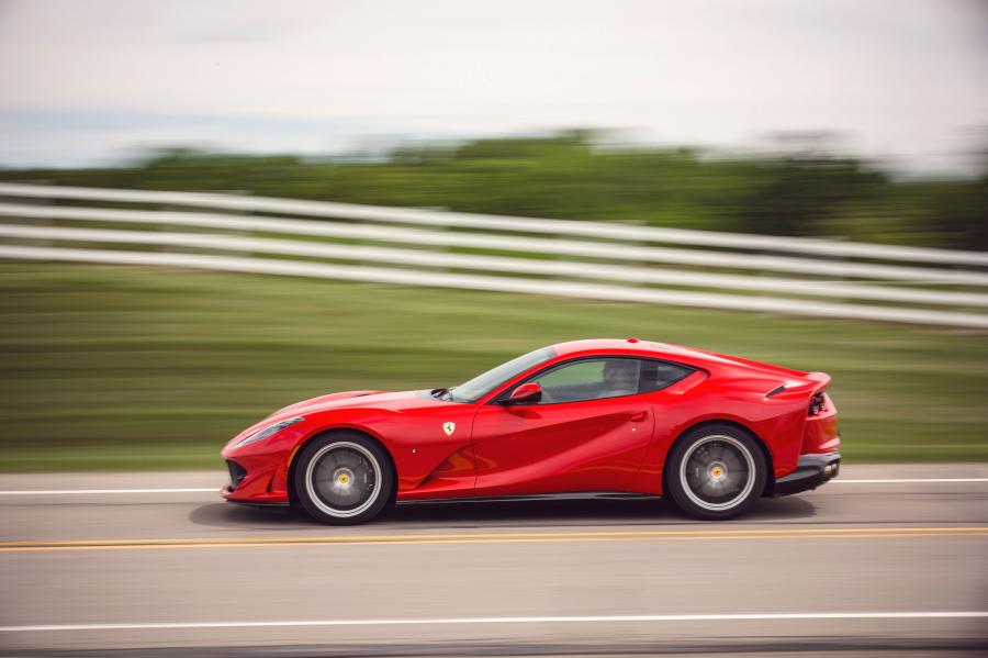  Ferrari 812 Superfast 2017 года  (NA) (фото 3 из 23)